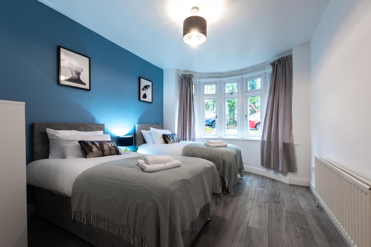 Accessible 3-Bedroom Bungalow With Patio +Driveway Southampton Bagian luar foto