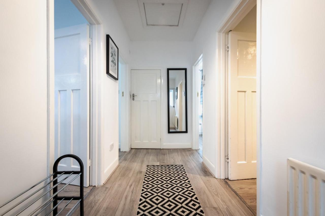 Accessible 3-Bedroom Bungalow With Patio +Driveway Southampton Bagian luar foto